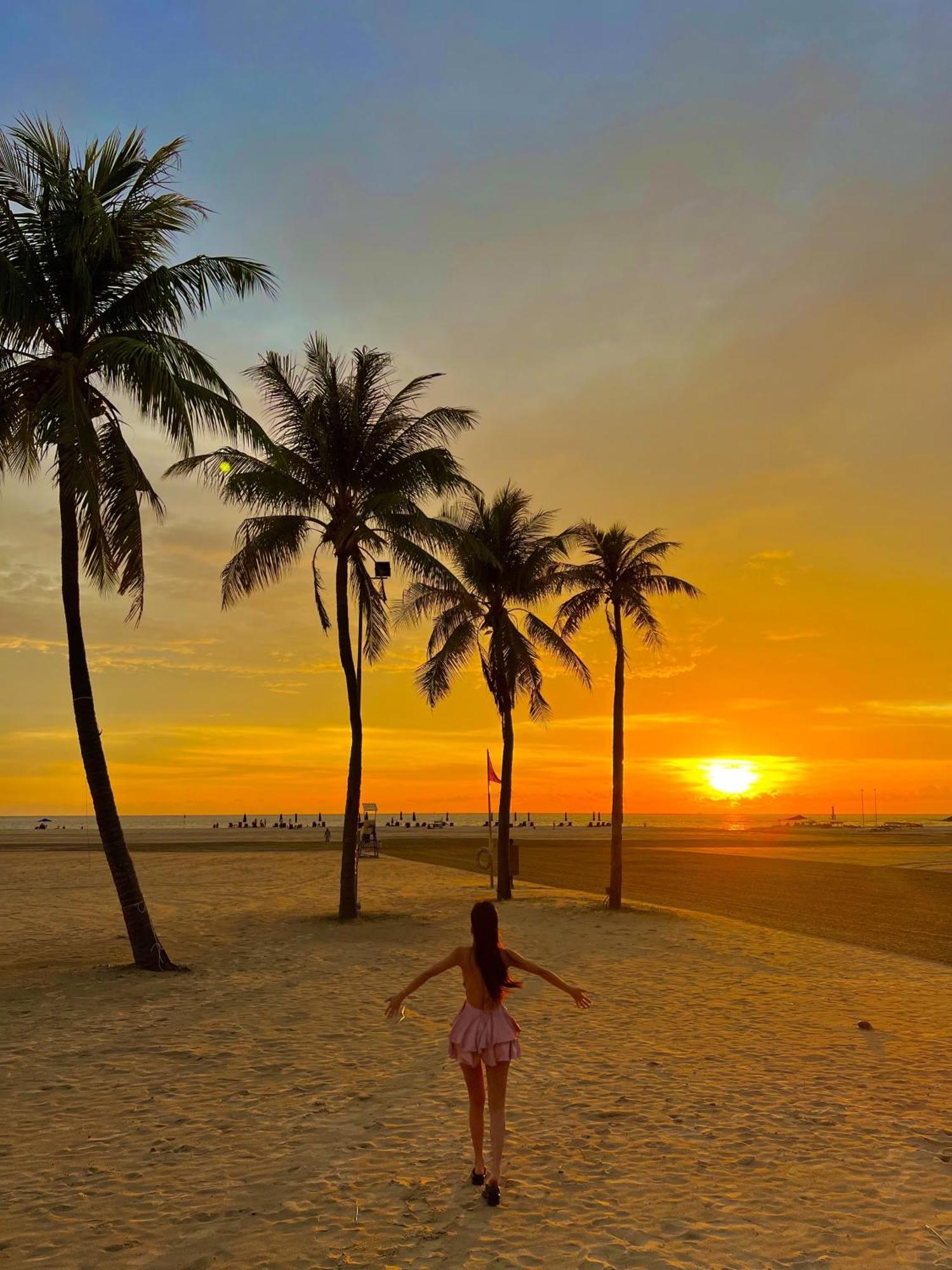 منتجع وسبا شانغريلا - لا راسا ريا كوتا كينابالو المظهر الخارجي الصورة Sunset at Tanjung Puteri Beach
